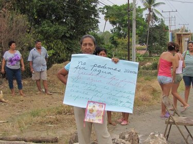 Residentes de la comunidad de Portachuelo reabren vía hacia Boquete