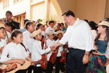Varela: 'Cualquiera construye obras'