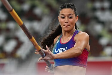 La venezolana Robeilys Peinado avanza a su primera final olímpica de garrocha