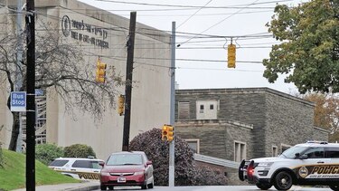 Hombre armado mata al menos a 11 personas en sinagoga en Pittsburgh