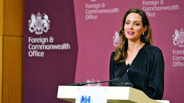 Angelina Jolie, 40 años de fama y logros