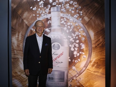 Varela Hermanos presenta Seco Herrerano Reposado Cristalino: un nuevo capítulo en la historia del seco