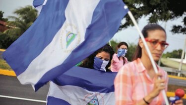 Nicaragüenses insisten en salida de Ortega, mientras continúa la violencia