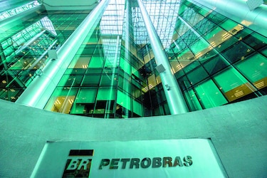 Petrobras sube meta de venta de activos