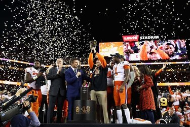 Clemson apalea a Alabama y es campeón colegial