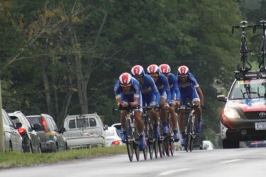 Equipo tico fue el más veloz y sigue dominando en la Vuelta