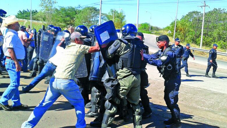 Arroceros presionan en las calles