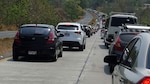 Miles de personas retornan a la ciudad; reportan tranques en varios puntos de la Interamericana