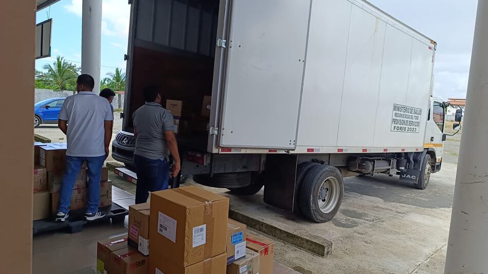 Minsa envía 1,500 libras de medicamentos a Bocas del Toro ante bloqueo de vías