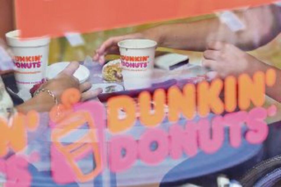 Dunkin Donuts cierra 18 tiendas