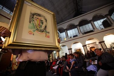 Subastan obras de Dalí, Monet y Rivera para apoyar a exprostitutas en México