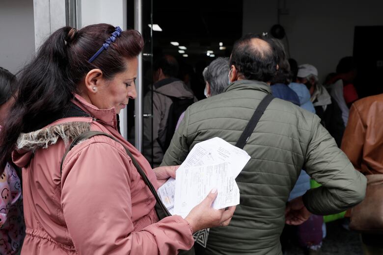 La escasez de medicamentos agrava la crisis de la salud pública en Colombia