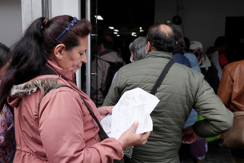 La escasez de medicamentos agrava la crisis de la salud pública en Colombia