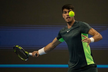 Abierto de China: Alcaraz debuta con victoria y empieza a sumar puntos con Djokovic como objetivo