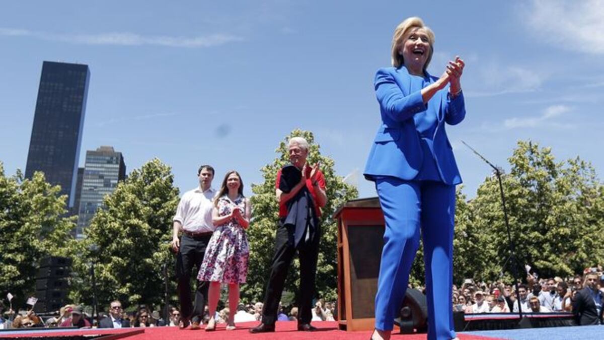 Hillary Clinton: 'Me presento por todos los estadounidenses'