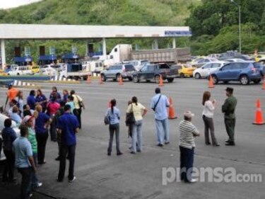 Suspenden firma de contratos de corredores; trabajadores en alerta