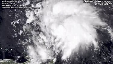 Huracán Matthew pierde fuerza en Caribe, pasa a categoría 4