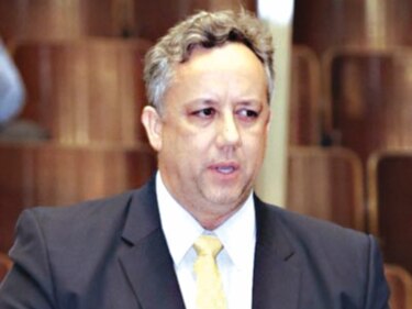 Denuncian  por posible tráfico de influencias al diputado que pidió ‘recursos’ a Cortizo