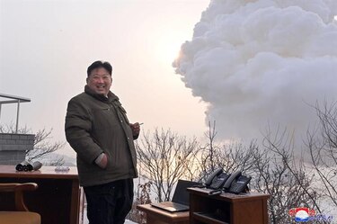 Corea del Norte dispara un misil no identificado al mar de Japón