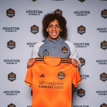 El panameño Adalberto ‘Coco’ Carrasquilla extiende su contrato con el Houston Dynamo de la MLS