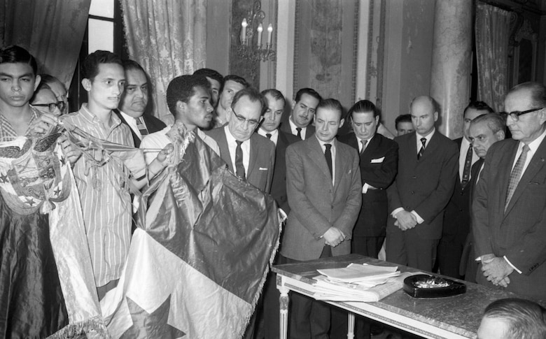 El viaje de la bandera mártir