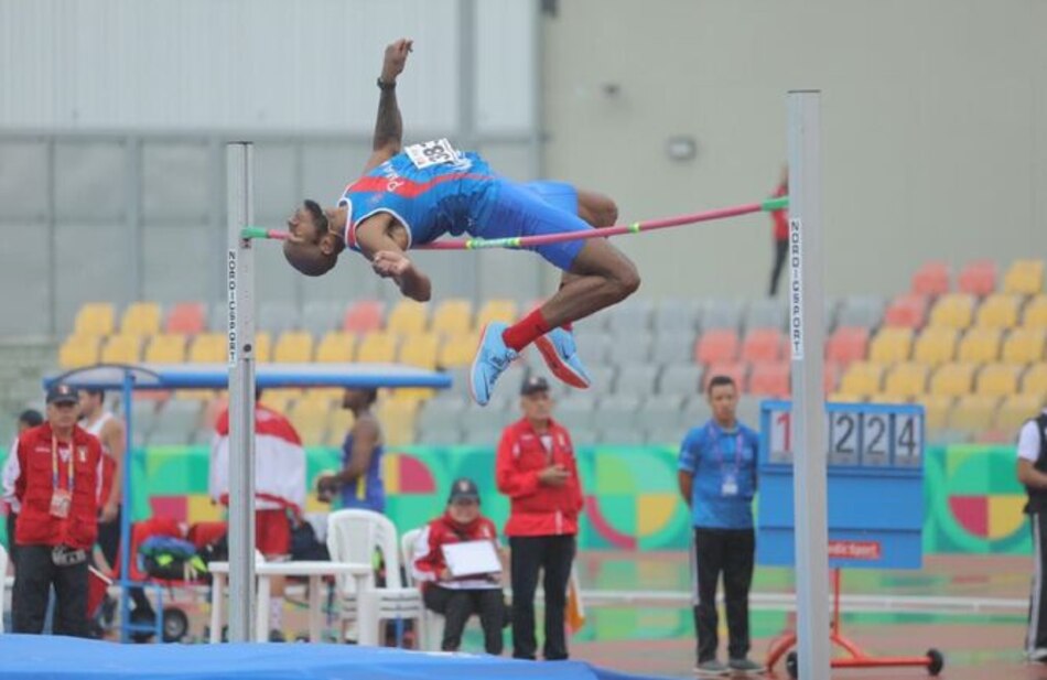 Panameño Alexander Bowen impone nuevo récord nacional y se acerca a los Panamericanos