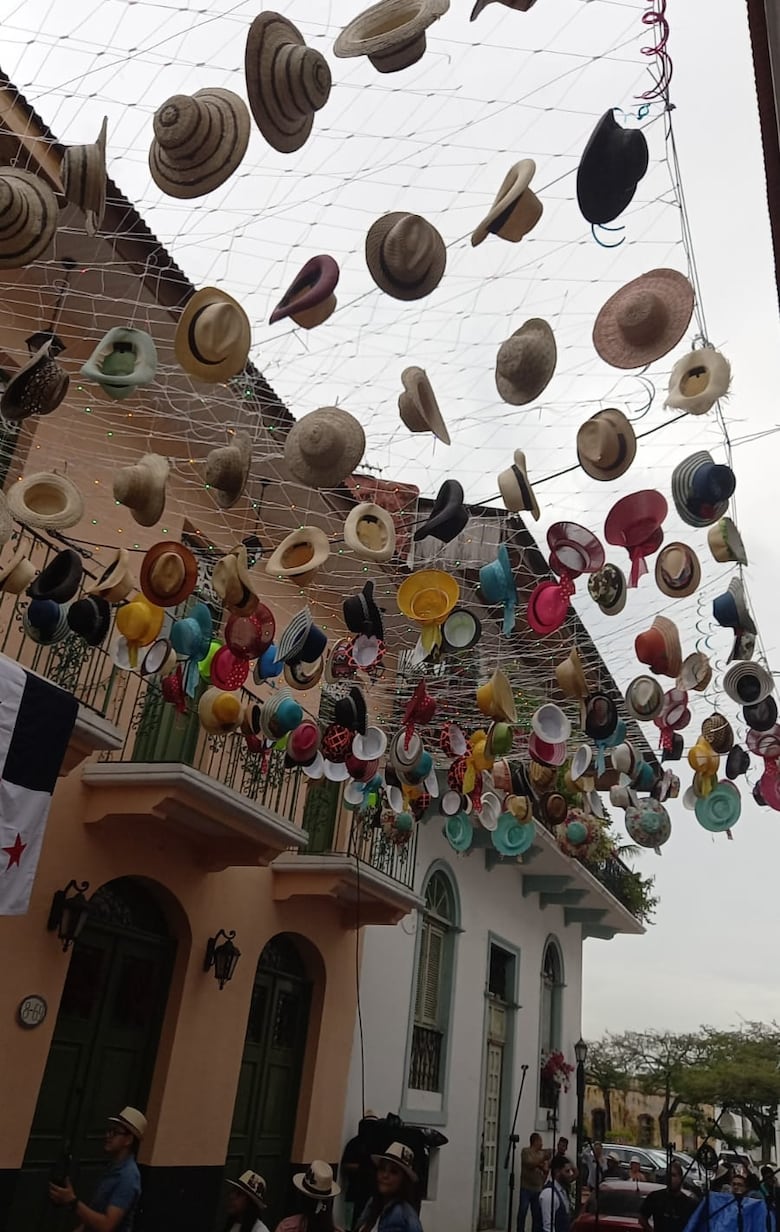 Inauguran ‘La Calle de los Sombreros’ en el Casco Antiguo