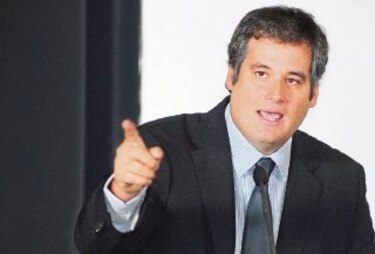 Alberto Vallarino demanda a Demetrio Papadimitriu