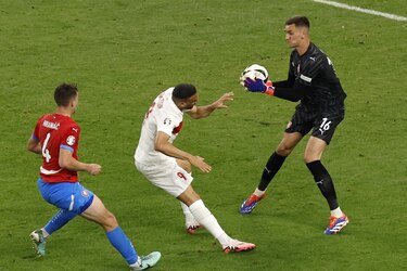 Turquía se lleva un duelo intenso y queda segunda del Grupo F