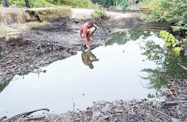 Petrolera Shell acepta pagar $111 millones a Nigeria por derrames