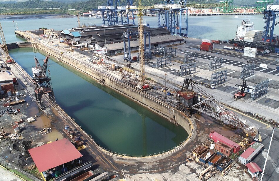 Grupo español interesado en astillero Balboa