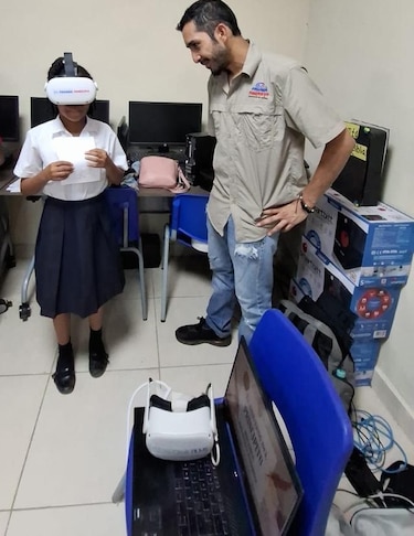 ‘El Principito’ y ‘Lolita Montero’ cobran vida en realidad virtual para estudiantes panameños