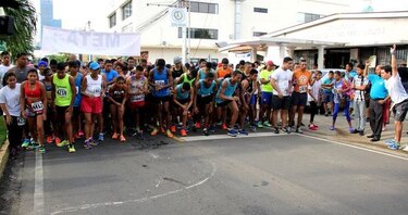 Álvarez y Ferris ganan en Carrera Caminata Sendero de Luz