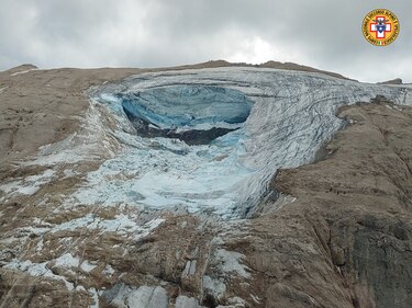 Desprendimiento de parte de un glaciar en los Alpes italianos deja al menos seis muertos