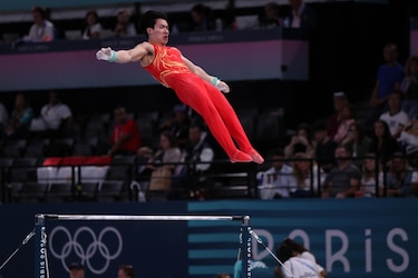 China supera a Japón en la clasificación de gimnasia