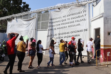 Mueren tres migrantes venezolanos tras ser arrollados por vehículo en México