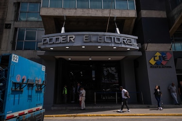 Jóvenes antichavistas denuncian irregularidades en el proceso de inscripción de votantes