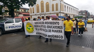 Antimotines lanzaron gases lacrimógenos para dispersar manifestación en los Cuatro Altos de Colón