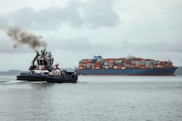 ¿Quién regula los millones de los consulados de marina mercante? Proyecto que lo intentaba fracasó en la Asamblea