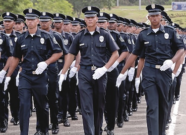 Gobierno de Panamá formaliza aumento de salario para todos los policías del país