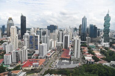 Panamá se endeuda por casi $700 mil cada hora: MEF habla de plan de corrección fiscal