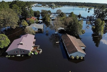 Crece frustración entre refugiados a causa de Florence