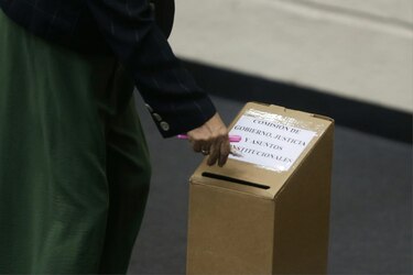 Diputados logran consenso en 13 comisiones; conformaron Credenciales y Gobierno a través del voto