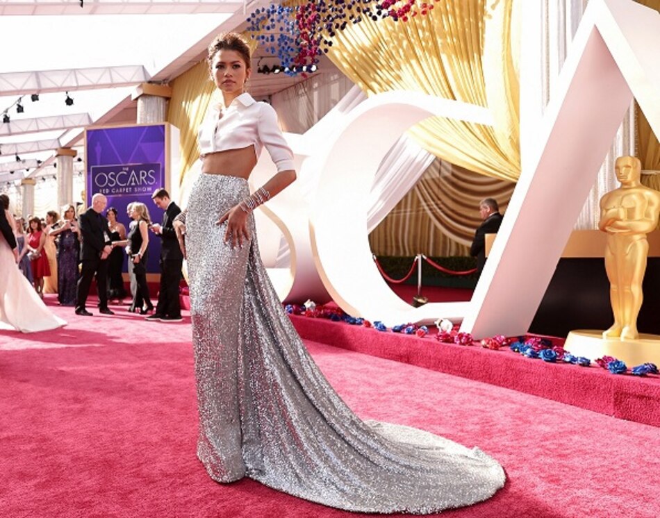 Brillo y color en la alfombra roja de los premios Óscar 2022