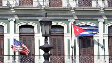 Cuba y EU abren nueva etapa de su historia, con relaciones diplomáticas plenas