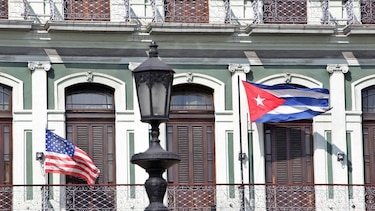 Cuba y EU abren nueva etapa de su historia, con relaciones diplomáticas plenas