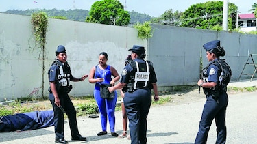Carnaval, entre derroche de agua y sequía