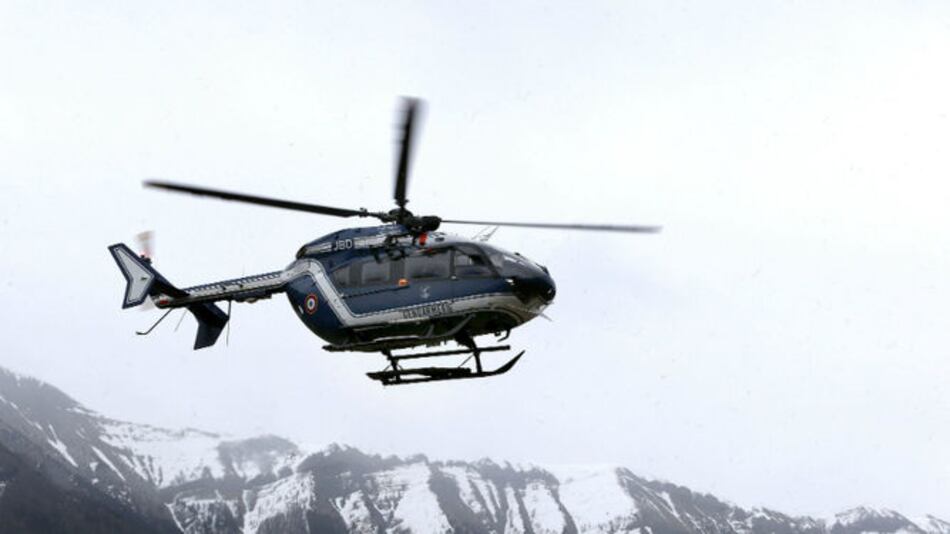 Encuentran cajas negras del avión Airbus A320