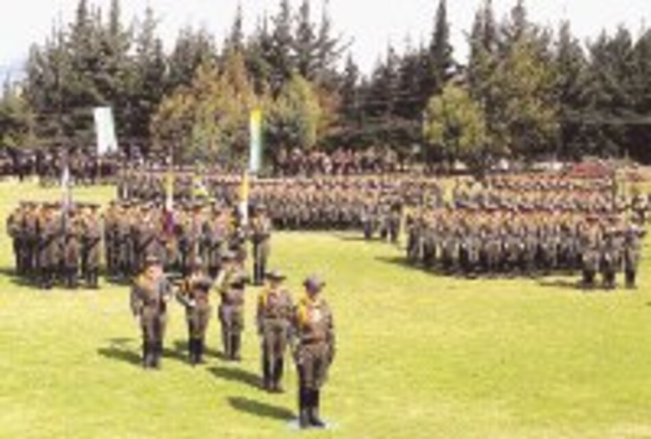 Policías y militares toman control de ‘zona de ubicación’ paramilitar