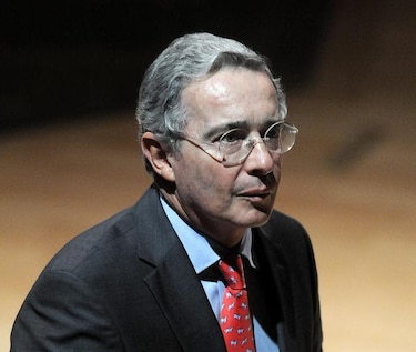 Expresidente Uribe se desmarca de espionaje y pide explicaciones al Gobierno